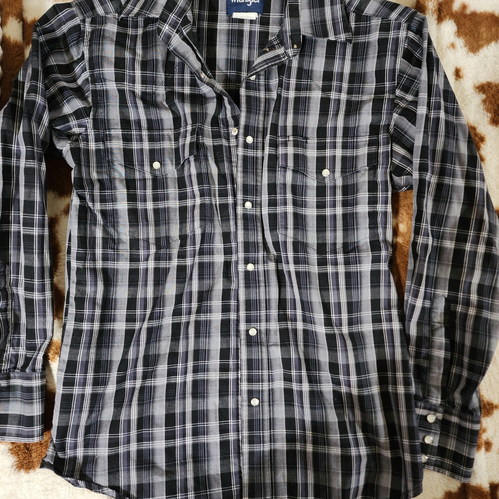 Wrangler Men's Dark Plaid Button Down Shirt